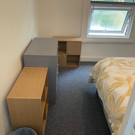 Lovely Room In Tottenham Лондон Екстериор снимка