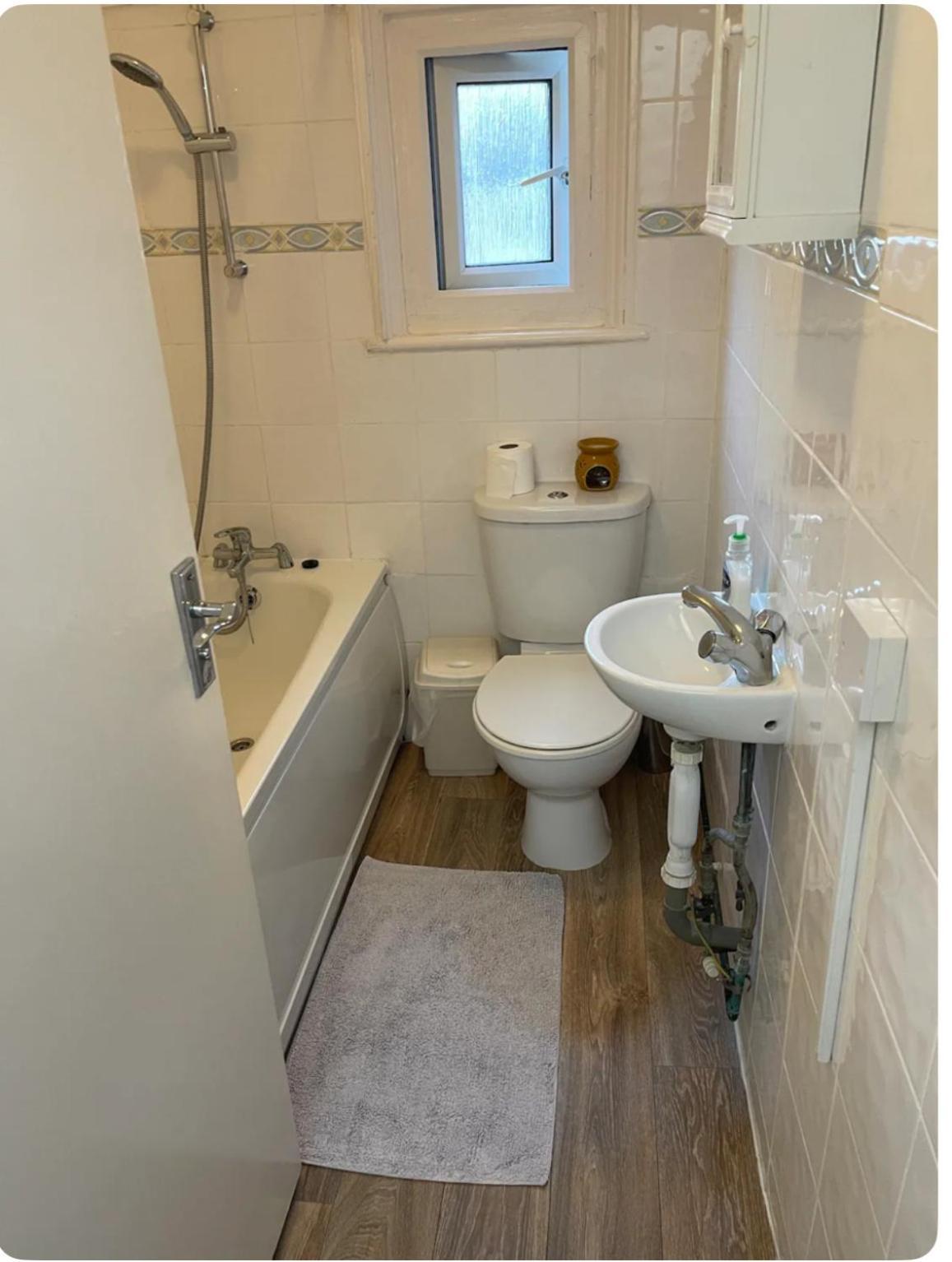 Lovely Room In Tottenham Лондон Екстериор снимка
